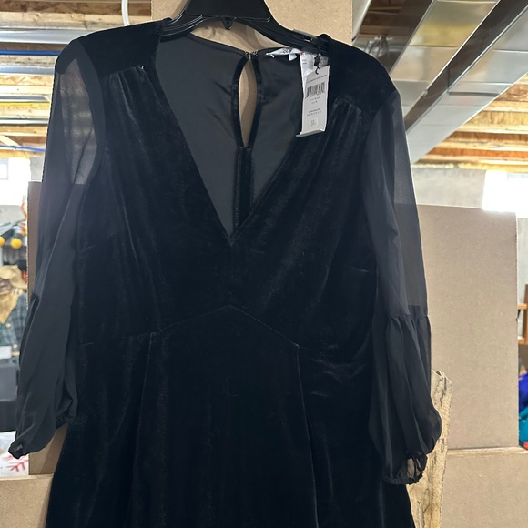 Black velvet dress - Picture 1 of 2